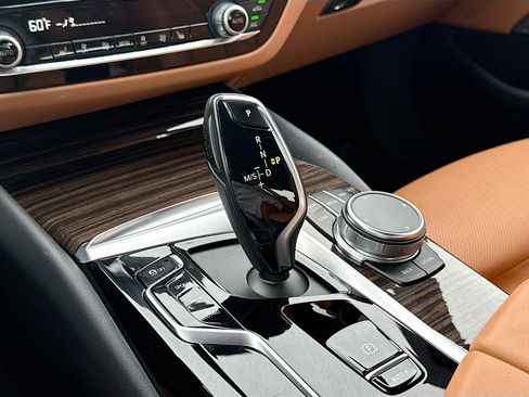 Used 2023 BMW 530i w/ Premium Package RWD image 28