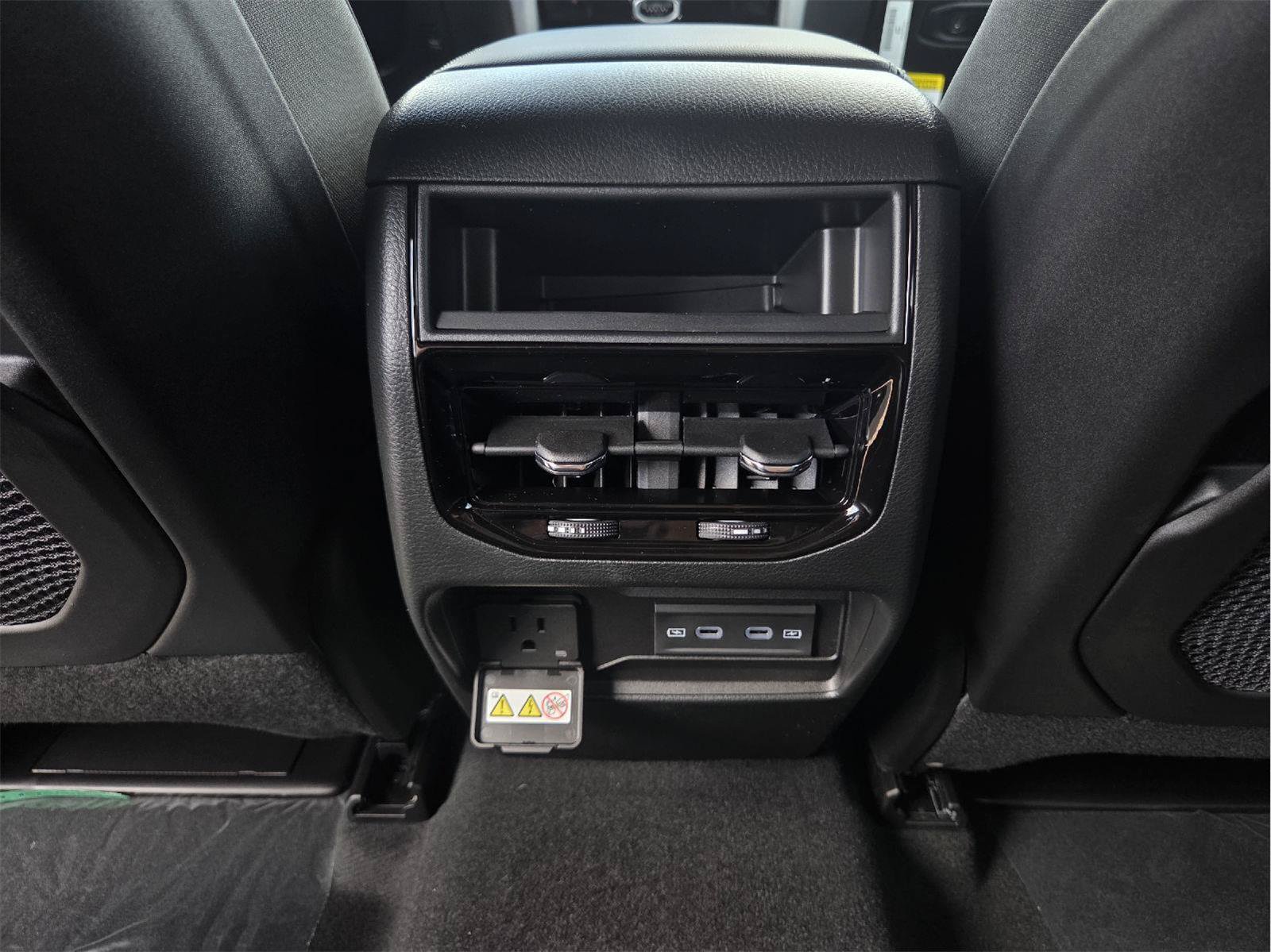 New 2027 Jeep Grand Cherokee Limited w/ Limited Altitude Package RWD image 18