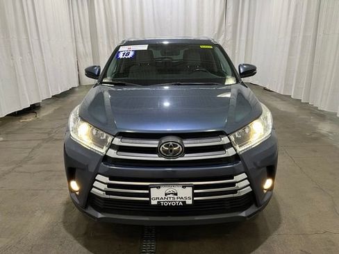 Certified 2018 Toyota Highlander Limited AWD/4WD image 9