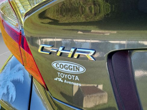 Used 2019 Toyota C-HR Limited FWD image 23