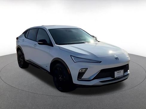 Used 2025 Buick Envista Sport Touring image 3