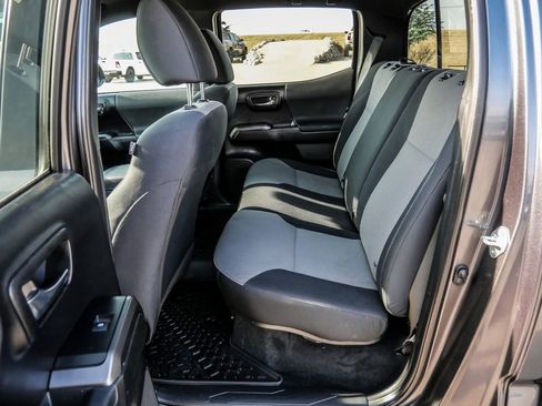 Used 2021 Toyota Tacoma TRD Off-Road image 26