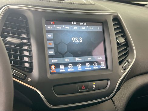 Used 2022 Jeep Cherokee Latitude w/ Sun & Sound Group image 14