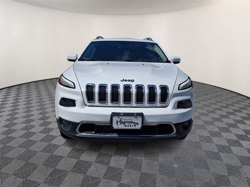 Used 2018 Jeep Cherokee Limited AWD/4WD image 2