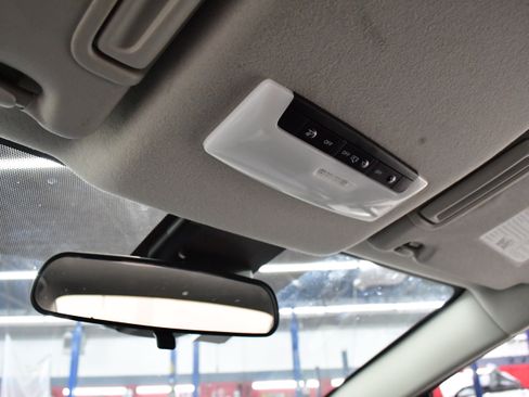 Used 2025 Nissan Versa SV image 28