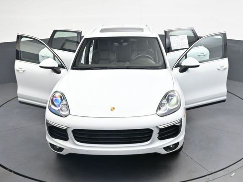 Used 2017 Porsche Cayenne Platinum Edition AWD/4WD image 36