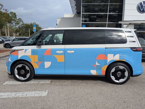 New 2025 Volkswagen ID. Buzz Pro S RWD image 10