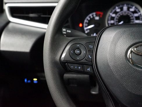 Used 2022 Toyota Corolla LE FWD image 14