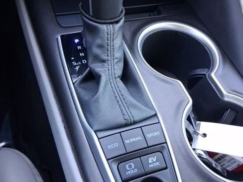 Used 2022 Toyota Camry XLE w/ Cold Weather Package image 26