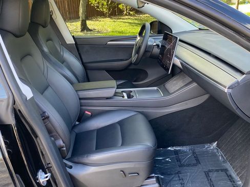 Used 2024 Tesla Model Y Long Range image 33