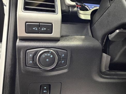 Used 2020 Ford F350 Lariat w/ Chrome Package image 16