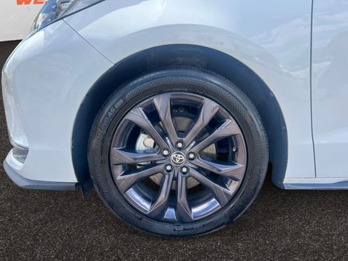 Used 2022 Toyota Sienna XSE w/ XSE Plus Package FWD image 14