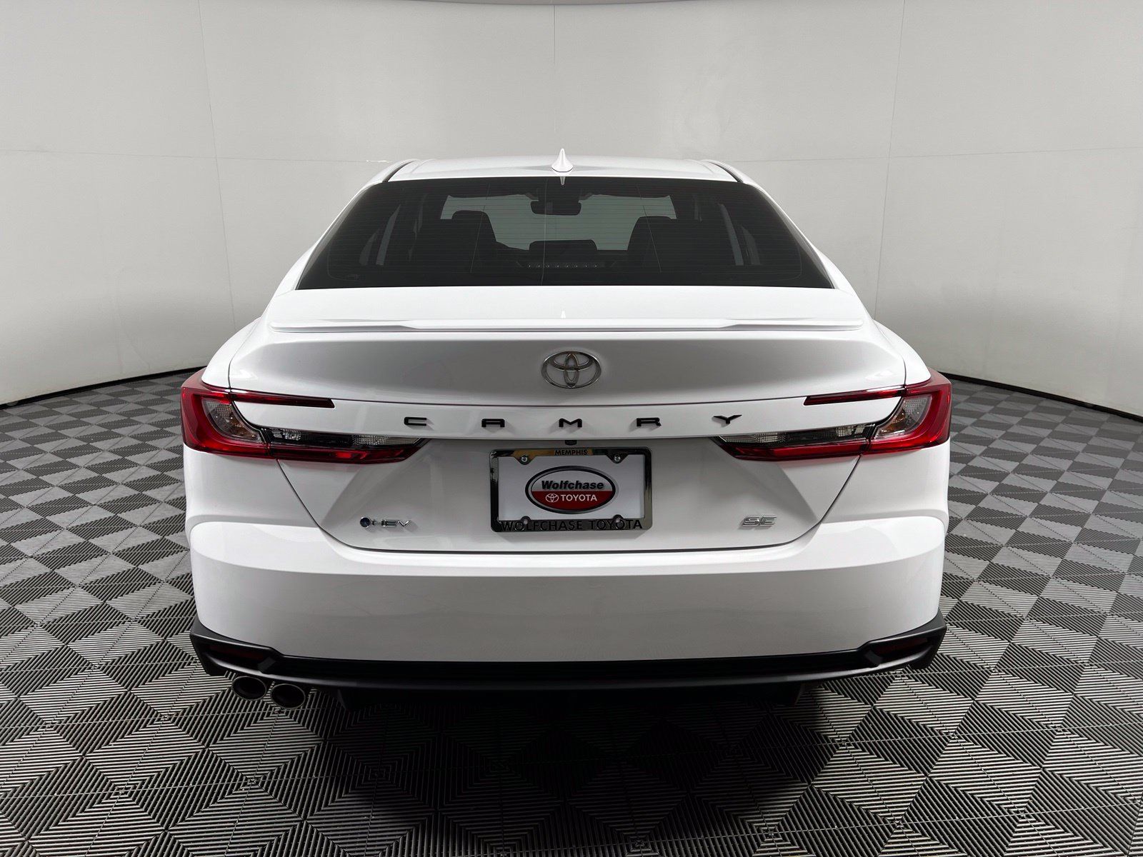 Used 2025 Toyota Camry SE w/ Convenience Package FWD image 6