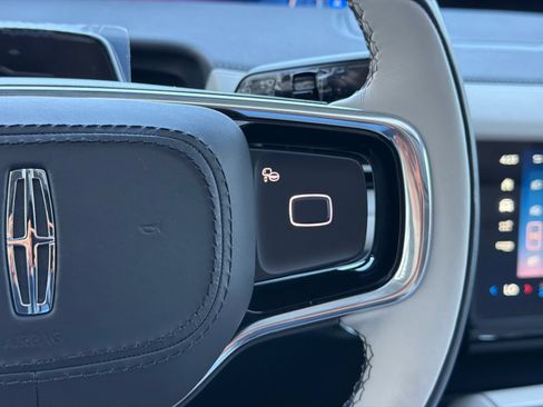 New 2026 Lincoln Navigator Reserve AWD/4WD image 25