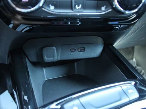 Used 2024 Chevrolet Trax LT w/ Driver Confidence Package FWD image 18