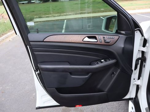 Used 2015 Mercedes-Benz ML 400 4MATIC image 23