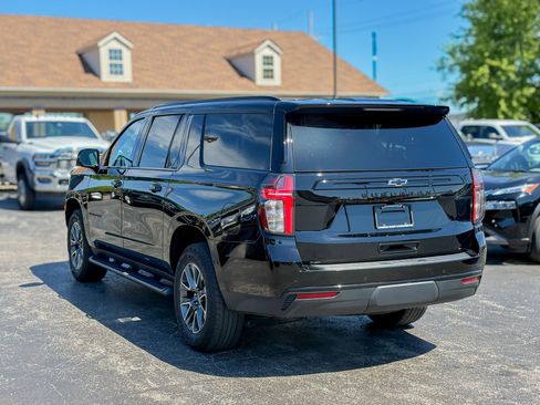 Used 2024 Chevrolet Suburban Z71 w/ Luxury Package AWD/4WD image 10