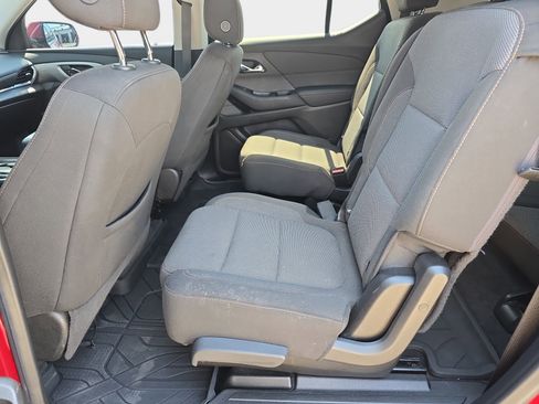 Used 2020 Chevrolet Traverse LT w/ LPO, Floor Liner Package AWD/4WD image 11