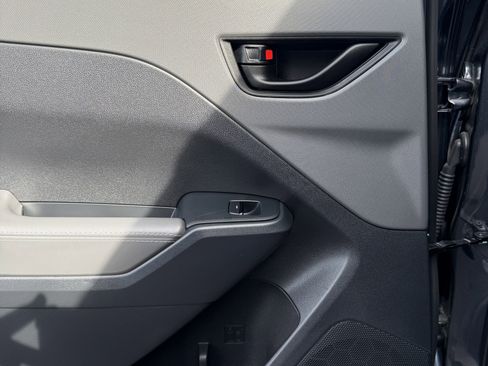 Used 2025 Subaru Crosstrek 2.0i Premium image 12