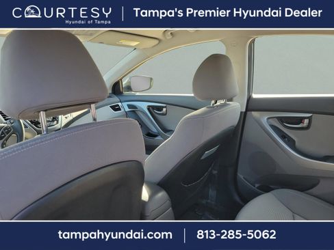 Used 2015 Hyundai Elantra SE image 6