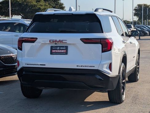Used 2026 GMC Terrain Elevation w/ Elevation Premium Package AWD/4WD image 4
