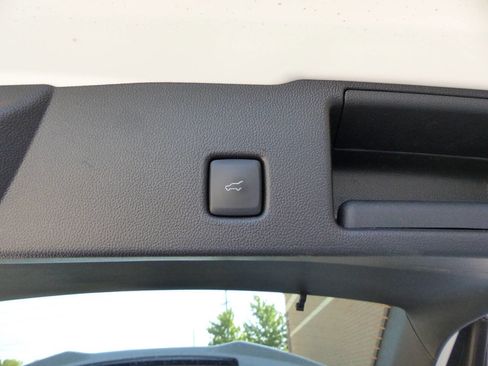 Used 2025 Ford Escape ST-Line w/ Tech Pack #1 AWD/4WD image 39
