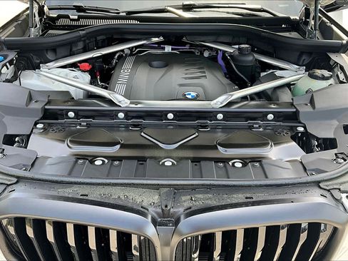 Used 2026 BMW X5 xDrive40i w/ M Sport Package AWD/4WD image 16