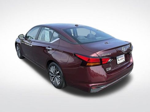 Used 2024 Nissan Altima 2.5 SV FWD image 4