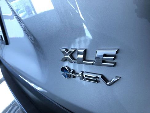 Used 2025 Toyota RAV4 XLE AWD/4WD image 16