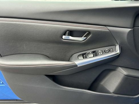 Used 2025 Nissan Sentra SR FWD image 18