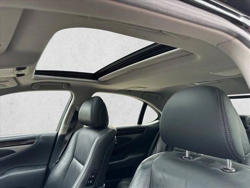 Used 2015 Lexus LS 460 AWD w/ Comfort Package image 11