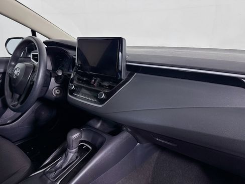 Used 2025 Toyota Corolla LE FWD image 27