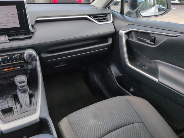 Used 2025 Toyota RAV4 LE AWD/4WD image 17