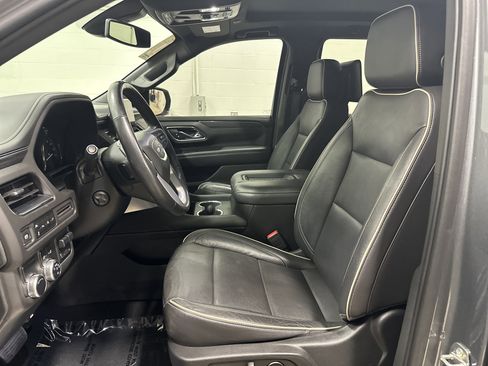 Used 2021 GMC Yukon SLT w/ SLT Luxury Plus Package image 16