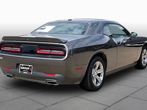 Used 2019 Dodge Challenger SXT RWD image 3