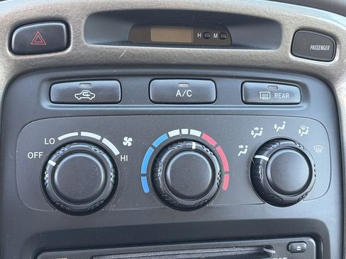 Used 2003 Toyota Highlander 4WD V6 image 18