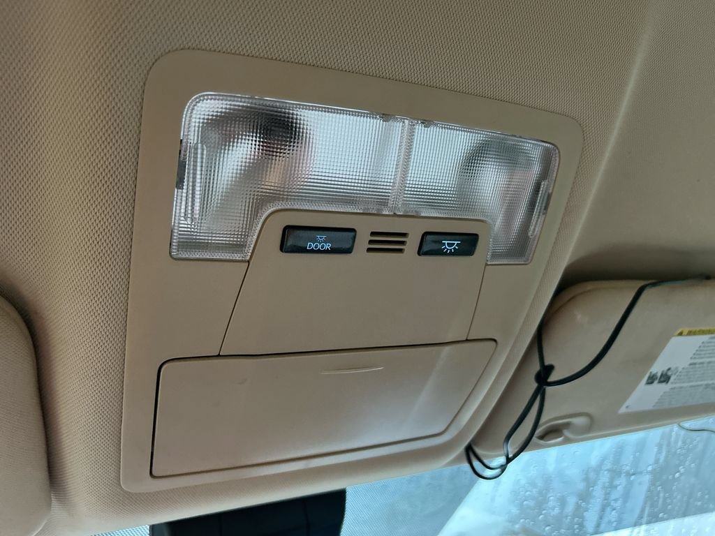 Used 2017 Toyota Highlander Plus FWD image 26