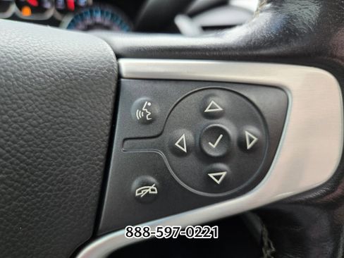 Used 2018 GMC Yukon XL SLT image 30