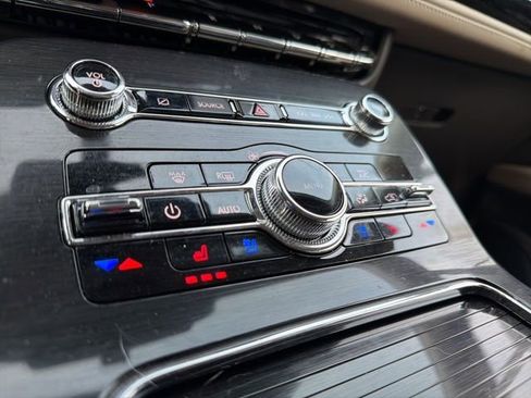 Certified 2023 Lincoln Nautilus Reserve w/ Equipment Group 201A image 18