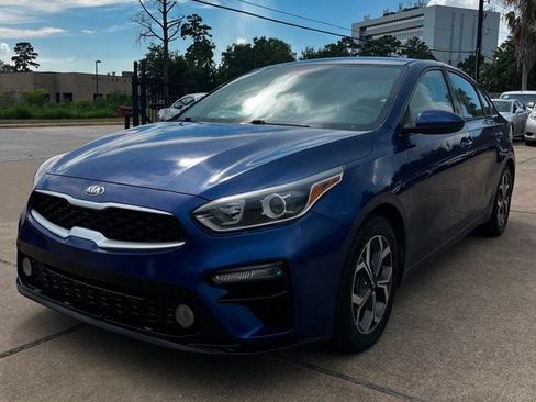 Used 2020 Kia Forte LXS FWD image 2