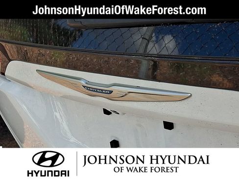 Used 2017 Chrysler Pacifica Platinum FWD image 5