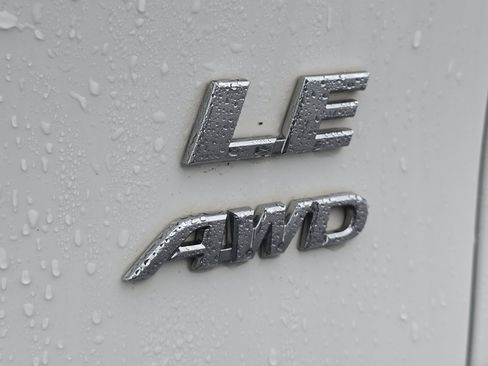 Used 2020 Toyota RAV4 LE image 11