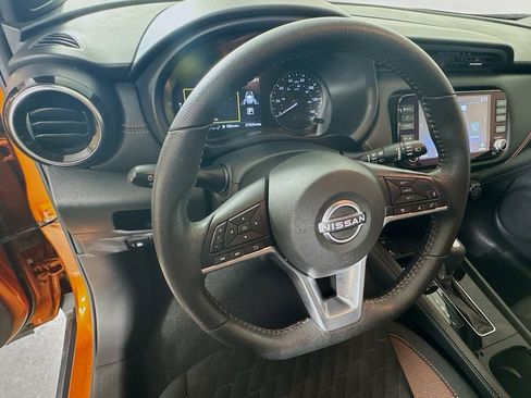 Used 2023 Nissan Kicks SR image 12
