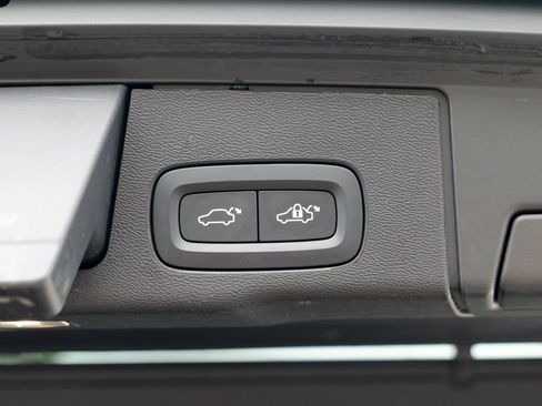 Used 2023 Volvo XC60 T8 Ultimate w/ Climate Package AWD/4WD image 65