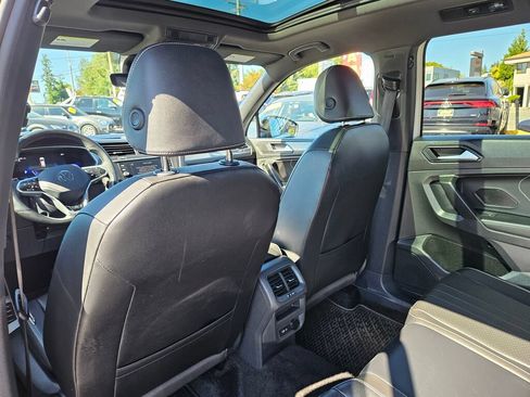 Used 2024 Volkswagen Tiguan SE R-Line AWD/4WD image 15