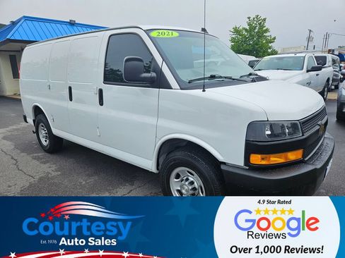 Used 2021 Chevrolet Express 2500 RWD image 1