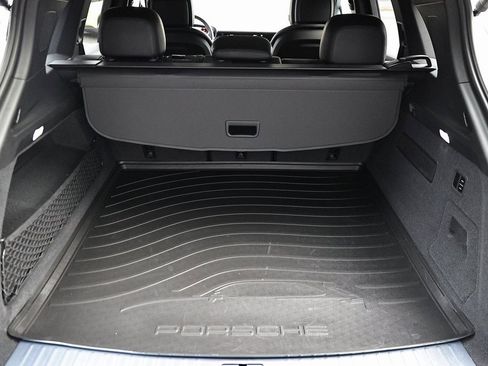 Certified 2025 Porsche Cayenne image 29