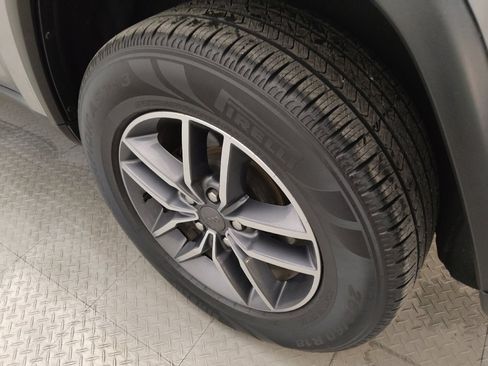 Used 2019 Jeep Grand Cherokee Limited w/ Luxury Group II image 31