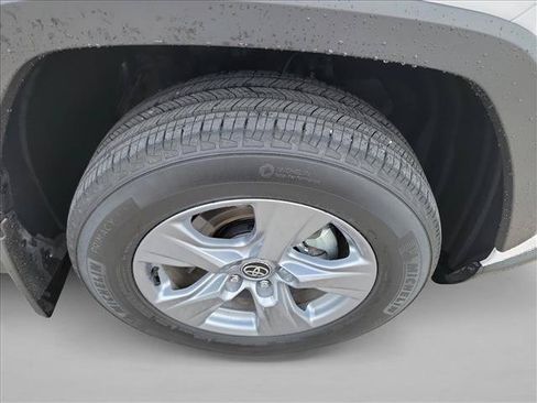 Used 2025 Toyota RAV4 XLE AWD/4WD image 10