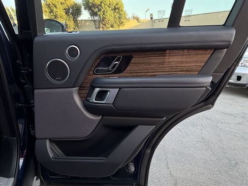 Used 2020 Land Rover Range Rover HSE AWD/4WD image 32